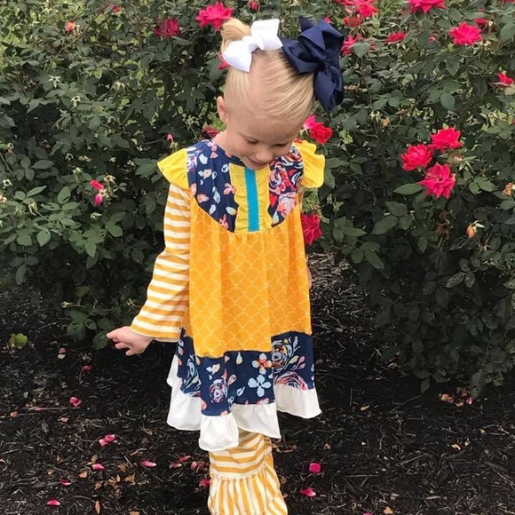 Girls 2pc Outfit - Picture 2 of 2